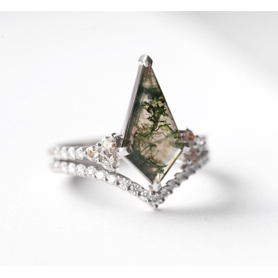 Aaliyah Kite Moss Agate and Diamond Ring Set
