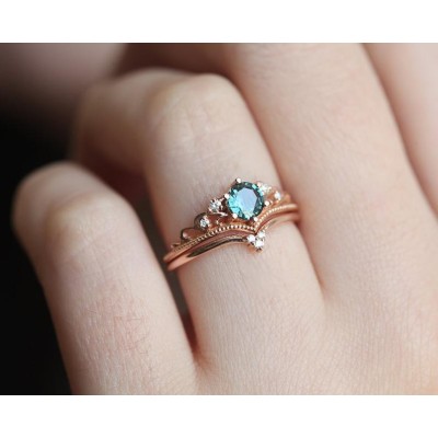 Bella Engagement Ring Set: Round Teal Sapphire & Diamonds
