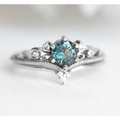 Bella Engagement Ring Set: Round Teal Sapphire & Diamonds
