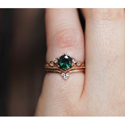 Bella Vintage Green Sapphire Ring
