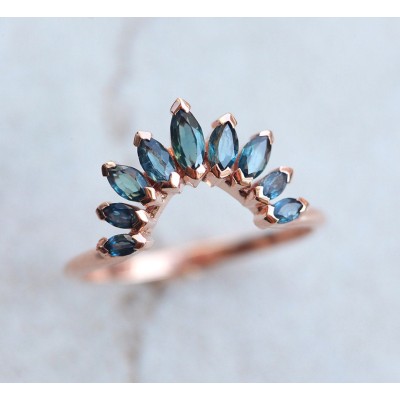 Brene Teal Sapphire Diamond Ring Set
