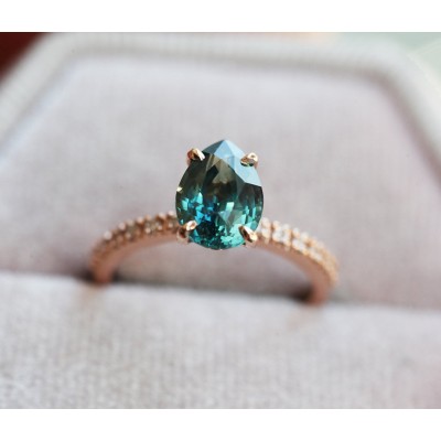 Brene Teal Sapphire Diamond Ring Set
