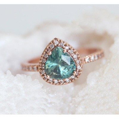 Leen Teal Green Sapphire Diamond Ring
