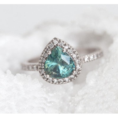 Leen Teal Green Sapphire Diamond Ring
