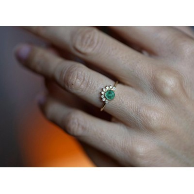 Meghan Green Sapphire Diamond Ring
