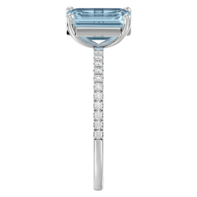 1 1/2 Carat Aquamarine and Diamond Ring In 14 Karat White Gold